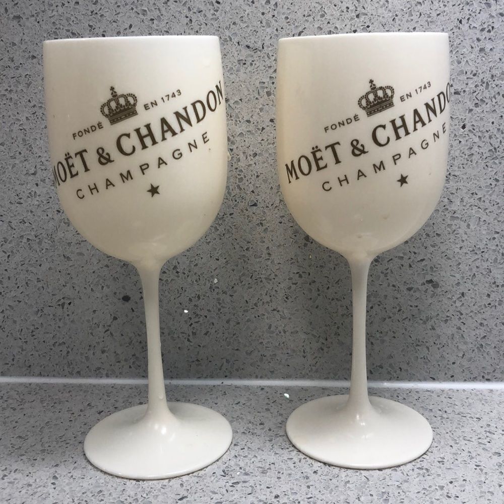 ‎Moet Acrylic Flutes Glasses